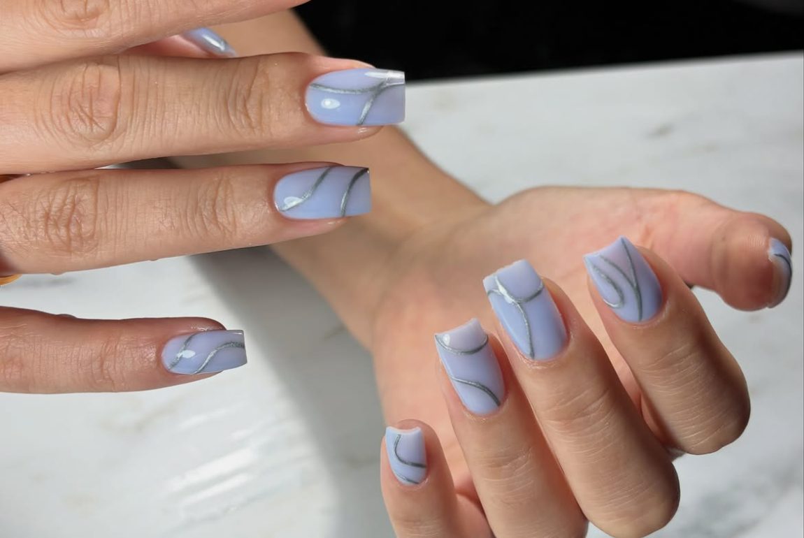 Lavanta tonlarında ince çizgi nail art - Nail Islands Kuşadası