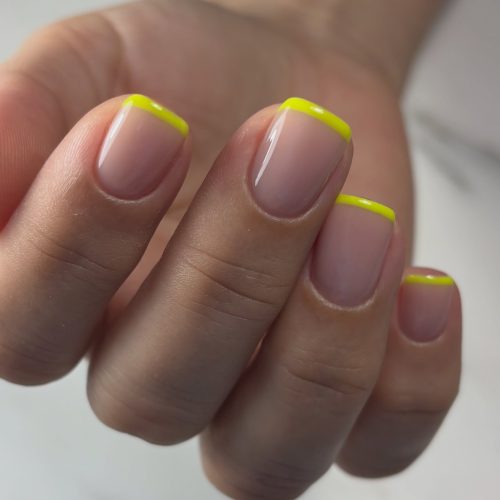 Neon sarı mikro French manikür, kısa tırnak - Nail Islands Kuşadası